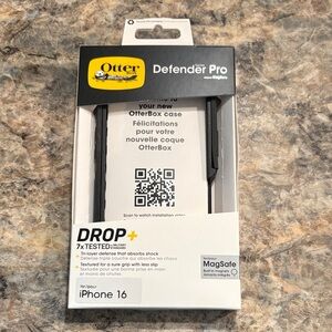 OtterBox Defender Pro iPhone 16 Case - Black